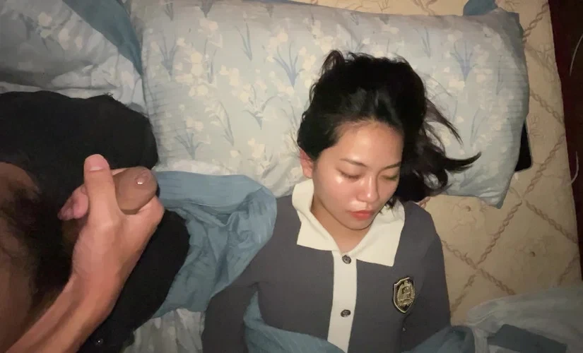 Poster of Lén lút vào phòng em lúc ngủ mà chỉ dám đứng quay tay bắn tinh lên tóc em