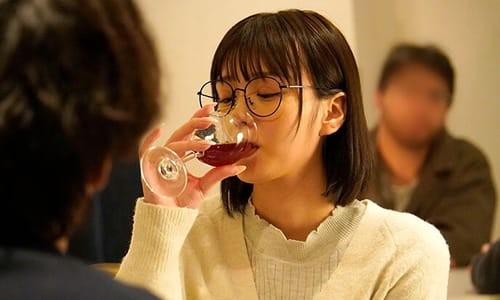 Poster of Rủ em đồng nghiệp ở quán cafe mới xin nghỉ đi uống rượu rồi vào nhà nghỉ Nanami Kodama